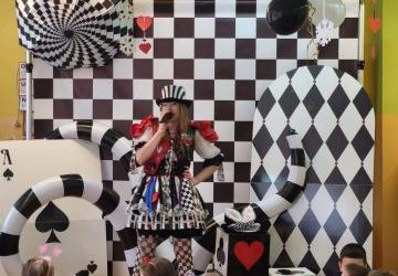 Bal karnawałowy pod hasłem „Alicja w Krainie Czarów”