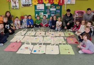 „Ekologicznie i kreatywnie – warsztaty tworzenia toreb w przedszkolu”