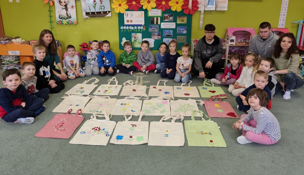 „Ekologicznie i kreatywnie – warsztaty tworzenia toreb w przedszkolu”